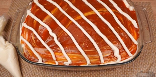 Фото приготовления рецепта: Десертный пирог "Трилече" - шаг №32