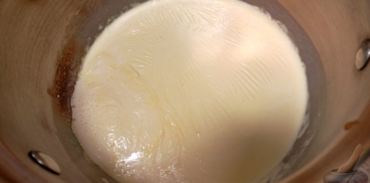 Фото приготовления рецепта: Десертный пирог "Трилече" - шаг №13