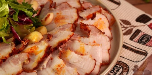 Фото приготовления рецепта: Домашний бекон по-венгерски - шаг №15