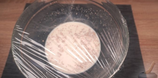 Фото приготовления рецепта: Дрожжевые пирожки с капустой и грибами - шаг №3