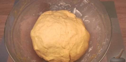 Фото приготовления рецепта: Дрожжевые пирожки с капустой и грибами - шаг №19