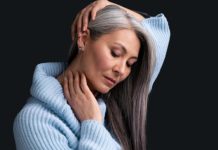 Благородное серебро вместо рыжей соломы: кухонный дуэт возвращает седым волосам зеркальный блеск