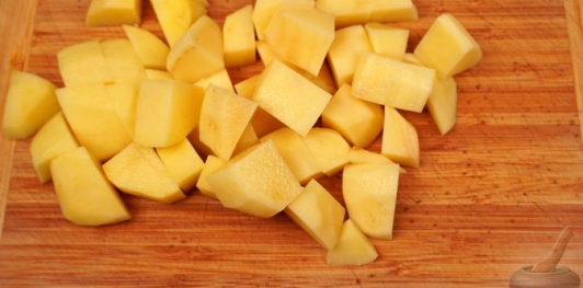 Фото приготовления рецепта: Гуляш с капустой по-коложварски - шаг №16