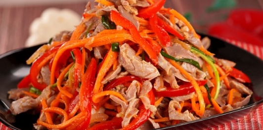 Фото приготовления рецепта: Хе из куриных желудков со сладким перцем, морковью и луком - шаг №14