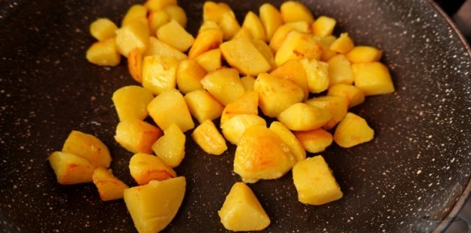 Фото приготовления рецепта: Картофель по-алфёльдски, с тушёными овощами - шаг №15