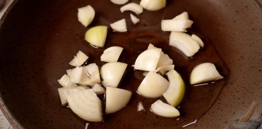 Фото приготовления рецепта: Картофель по-алфёльдски, с тушёными овощами - шаг №5