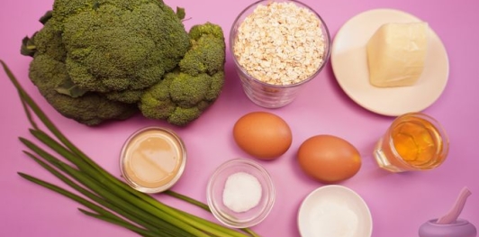 Фото приготовления рецепта: Котлеты из брокколи, овсянки и сыра - шаг №1