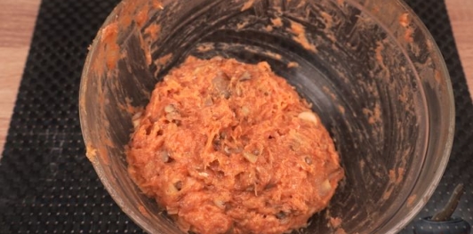 Фото приготовления рецепта: Котлеты из фарша, с вешенками - шаг №9