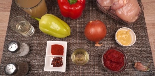 Фото приготовления рецепта: Курица в цыганском соусе - шаг №1