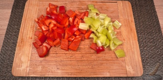 Фото приготовления рецепта: Курица в цыганском соусе - шаг №7