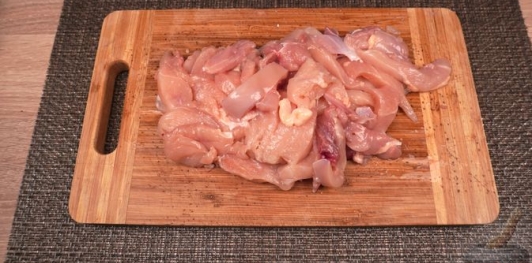 Фото приготовления рецепта: Курица в цыганском соусе - шаг №2