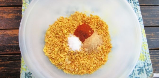 Фото приготовления рецепта: Куриные наггетсы в духовке - шаг №7