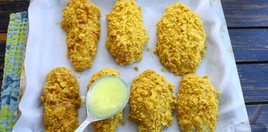 Фото приготовления рецепта: Куриные наггетсы в духовке - шаг №17