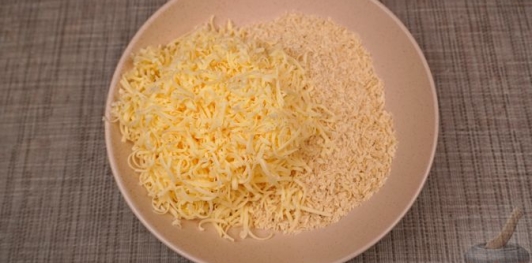 Фото приготовления рецепта: Куриные ножки в сырной панировке - шаг №5