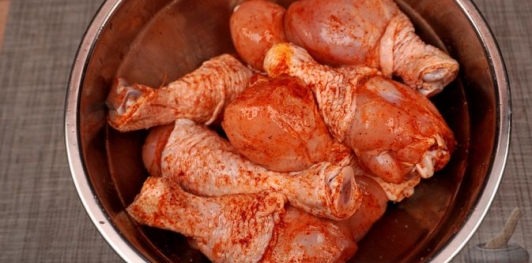 Фото приготовления рецепта: Куриные ножки в сырной панировке - шаг №8