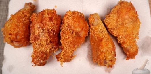 Фото приготовления рецепта: Куриные ножки в сырной панировке - шаг №14
