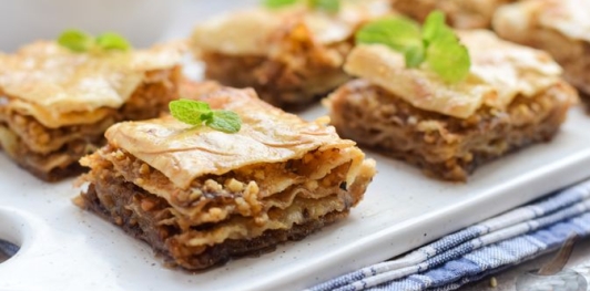 Фото приготовления рецепта: Ленивая пахлава из лаваша - шаг №13