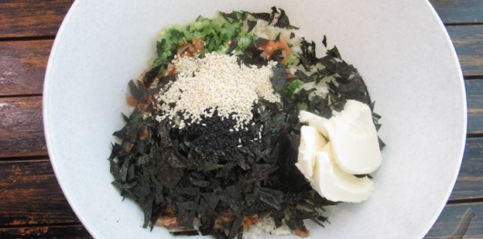 Фото приготовления рецепта: Ленивые суши - шаг №13