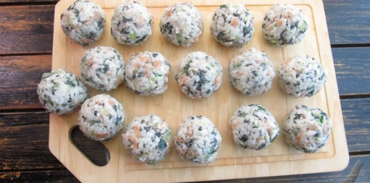 Фото приготовления рецепта: Ленивые суши - шаг №15