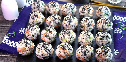 Фото приготовления рецепта: Ленивые суши - шаг №16