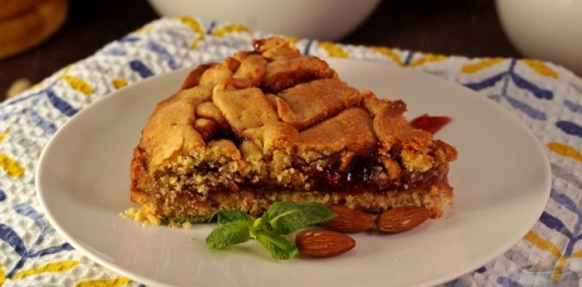 Фото приготовления рецепта: Линцский пирог с клубничным джемом - шаг №19