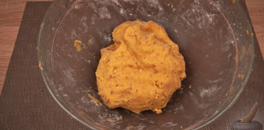 Фото приготовления рецепта: Линцский пирог с клубничным джемом - шаг №11