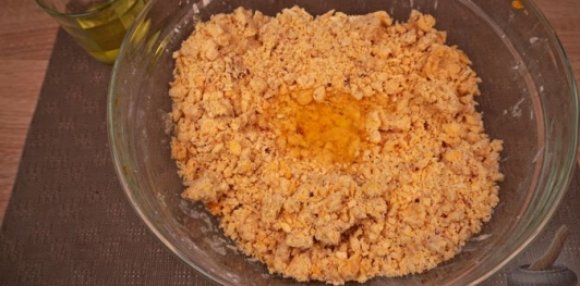 Фото приготовления рецепта: Линцский пирог с клубничным джемом - шаг №10