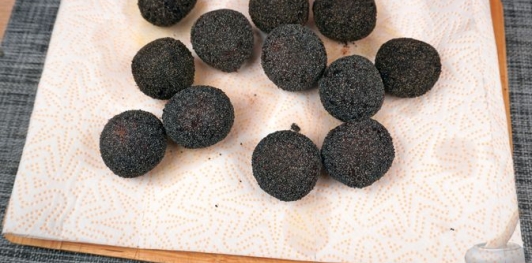 Фото приготовления рецепта: Локма  (творожные пончики) - шаг №14