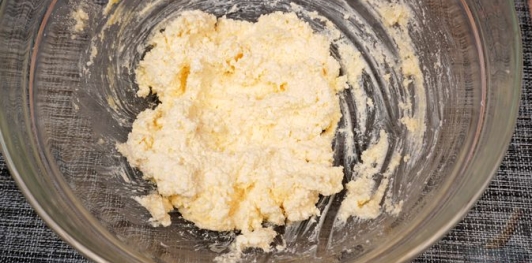 Фото приготовления рецепта: Локма  (творожные пончики) - шаг №6