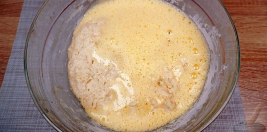 Фото приготовления рецепта: Миндальные булочки с апельсиновой цедрой и кунжутом - шаг №10