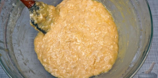 Фото приготовления рецепта: Миндальные булочки с апельсиновой цедрой и кунжутом - шаг №15