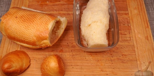 Фото приготовления рецепта: Мясной рулет с перепелиными яйцами в слоёном тесте - шаг №3