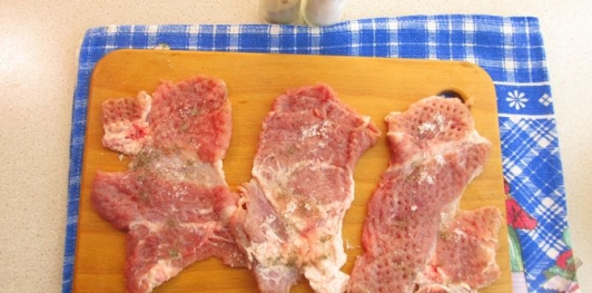 Фото приготовления рецепта: Мясной шар "Сюрприз" с грибами - шаг №13