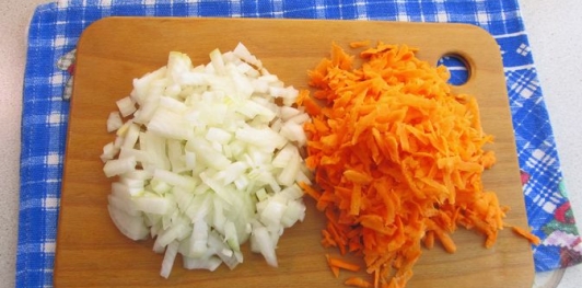 Фото приготовления рецепта: Мясной шар "Сюрприз" с грибами - шаг №14