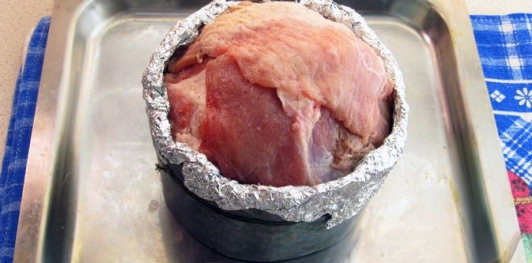 Фото приготовления рецепта: Мясной шар "Сюрприз" с грибами - шаг №34