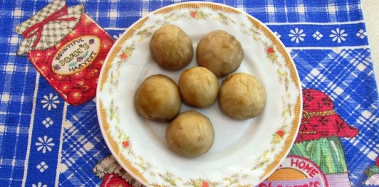 Фото приготовления рецепта: Мясной шар "Сюрприз" с грибами - шаг №10