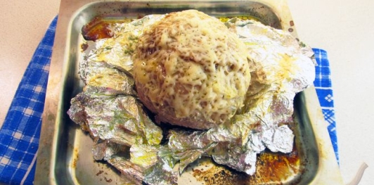 Фото приготовления рецепта: Мясной шар "Сюрприз" с грибами - шаг №40