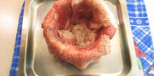 Фото приготовления рецепта: Мясной шар "Сюрприз" с грибами - шаг №29