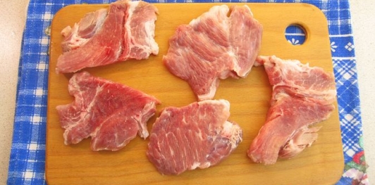 Фото приготовления рецепта: Мясной шар "Сюрприз" с грибами - шаг №11