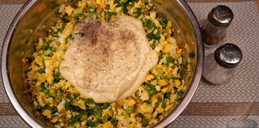 Фото приготовления рецепта: Намазка из яиц и черемши - шаг №17