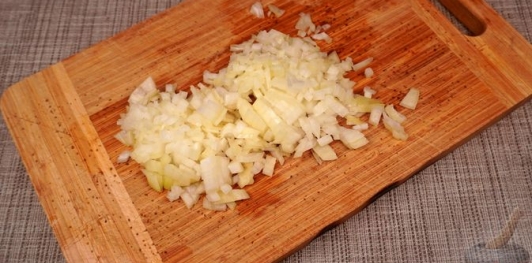 Фото приготовления рецепта: Овощной суп с квашеной капустой и фасолью - шаг №2