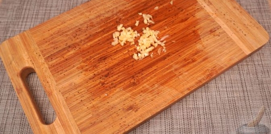 Фото приготовления рецепта: Овощной суп с квашеной капустой и фасолью - шаг №8