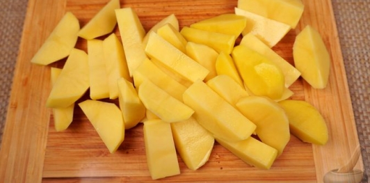 Фото приготовления рецепта: Паприкаш из картофеля - шаг №3