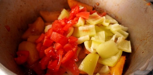 Фото приготовления рецепта: Паприкаш из картофеля - шаг №15