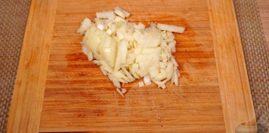 Фото приготовления рецепта: Паприкаш из картофеля - шаг №2