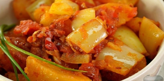 Фото приготовления рецепта: Паприкаш из картофеля - шаг №18