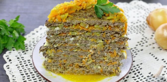 Фото приготовления рецепта: Печеночно-мясной торт - шаг №31