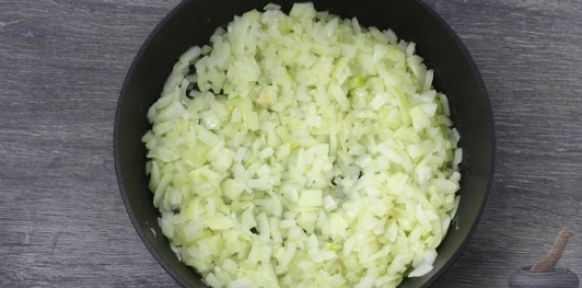 Фото приготовления рецепта: Печеночно-мясной торт - шаг №20