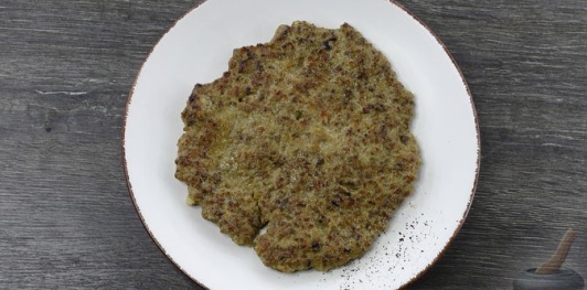 Фото приготовления рецепта: Печеночно-мясной торт - шаг №25