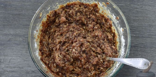 Фото приготовления рецепта: Печеночно-мясной торт - шаг №11